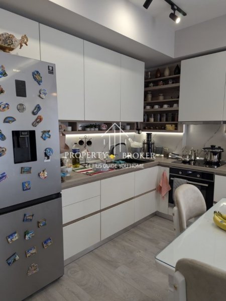 Tirane, jepet me qera apartament 2+1+Aneks+Ballkon Kati 5, 86 m² 800 € (Don Bosko)