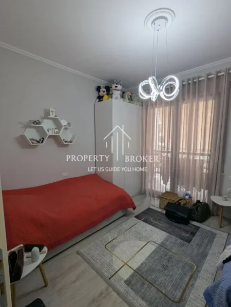 Tirane, jepet me qera apartament 2+1+Aneks+Ballkon Kati 5, 86 m² 800 € (Don Bosko)