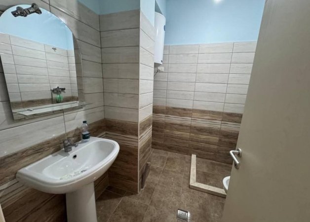 Tirane, shitet apartament 1+1+Aneks+Ballkon Kati 4, 148.000 € (Bulevardi Zogu i parë)