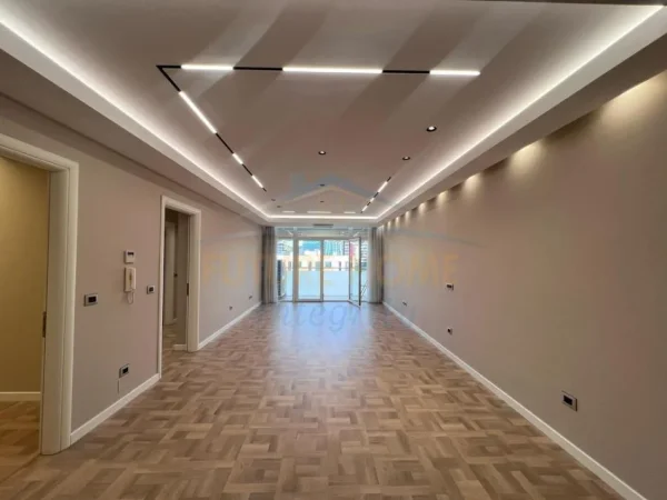 Tirane, jepet me qera zyre Kati 7, 120 m² 1.800 € (Ambasador 3)