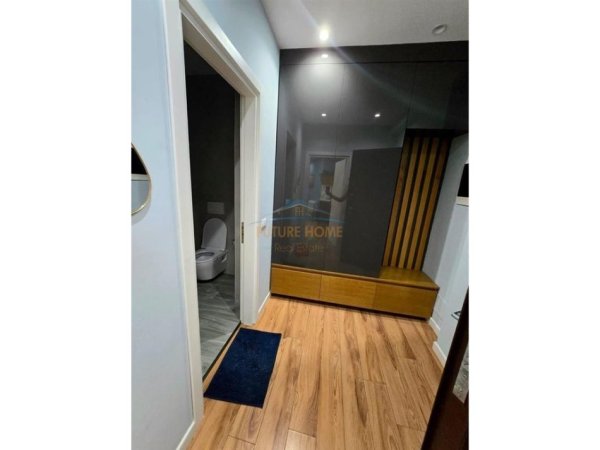 Tirane, jepet me qera apartament 2+1 Kati 3, 96 m² 650 € (Liqeni i Thate)