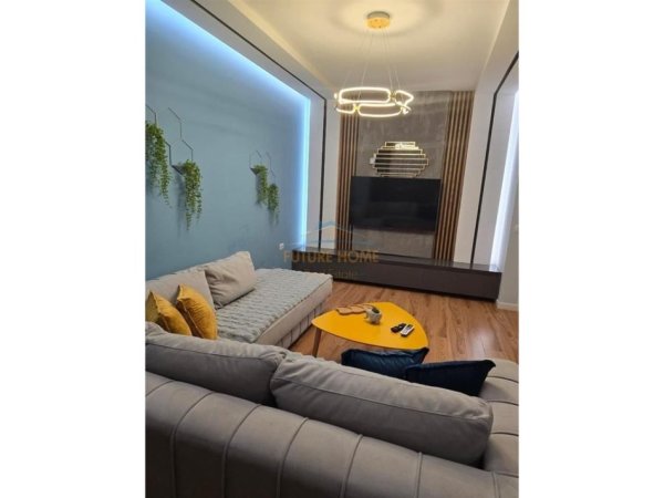 Tirane, jepet me qera apartament 2+1 Kati 3, 96 m² 650 € (Liqeni i Thate)