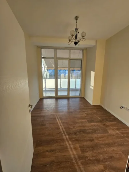 Tirane, jepet me qera zyre Kati 2, 166 m² 1.500 € (Kika 2 , Komuna e Parisit)