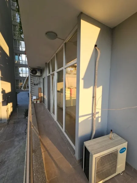 Tirane, jepet me qera zyre Kati 2, 166 m² 1.500 € (Kika 2 , Komuna e Parisit)