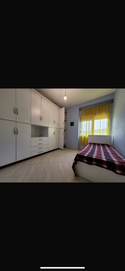Tirane, jepet me qera apartament 2+1+Ballkon Kati 3, 90 m² 400 € (Rruga Besim Alla, Yzberisht)