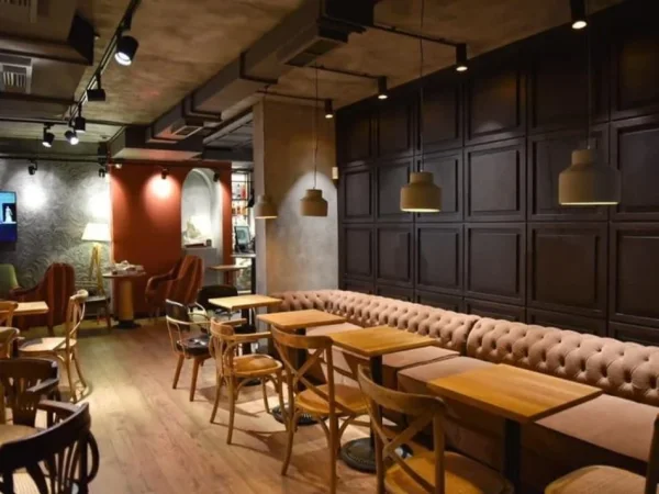 Tirane, jepet me qera lokal Kati 0, 172 m² 2.000 € (ish ekspozita)