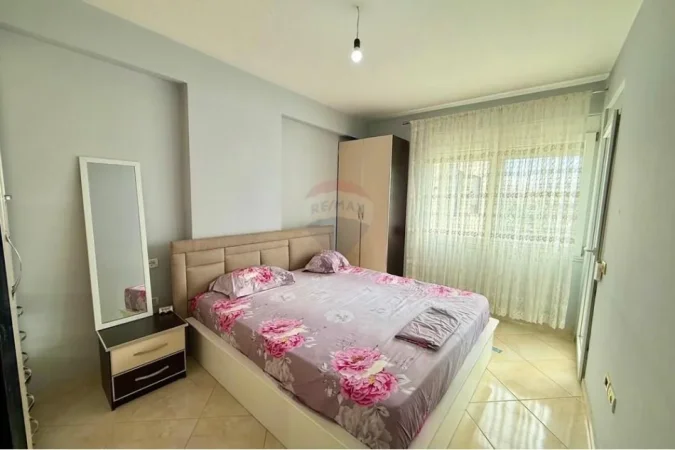 Tirane, jepet me qera apartament 2+1+Ballkon Kati 5, 100 m² 550 € (astir)