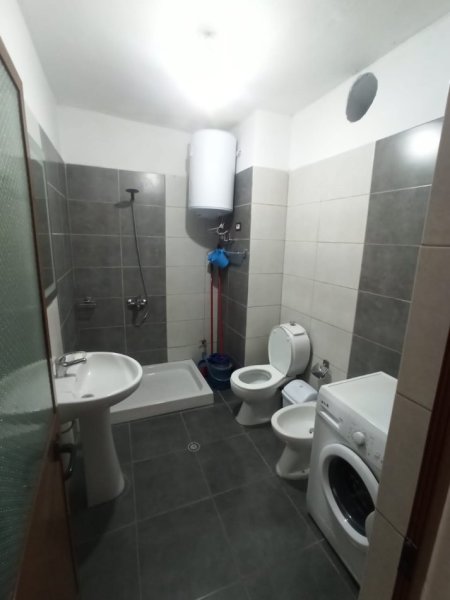 Tirane, jepet me qera apartament 2+1 Kati 8, 110 m² 550 € (Don Boko)
