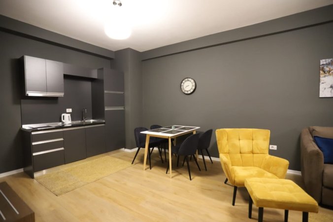 Tirane, jepet me qera apartament 1+1+Ballkon Kati 5, 70 m² 600 € (21 Dhjetori)