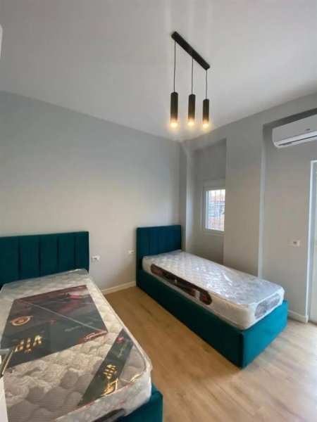 Tirane, jepet me qera apartament 2+1 Kati 2, 63 m² 600 € (21 DHJETORI)