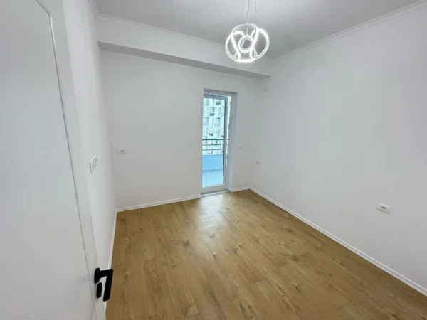 Tirane, shitet apartament 1+1+Ballkon Kati 5, 56 m² 88.000 € (Astir)