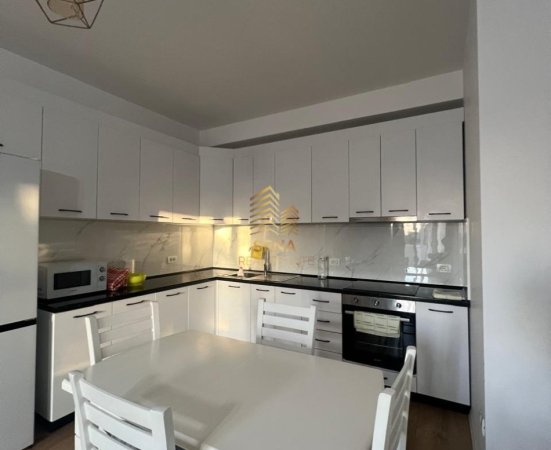 Tirane, jepet me qera apartament 2+1+Ballkon Kati 4, 145 m² 600 € (Prane Ring Centre)