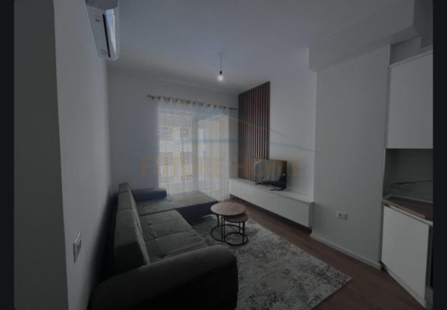 Tirane, jap me qera apartament 1+1+Ballkon Kati 5, 61 m² 450 € (KOMPLEKSI KAIMI)