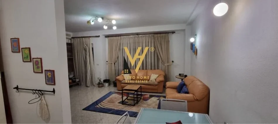 Tirane, jepet me qera apartament 1+1+Ballkon Kati 9, 84 m² 700 € (PAZARI I RI)