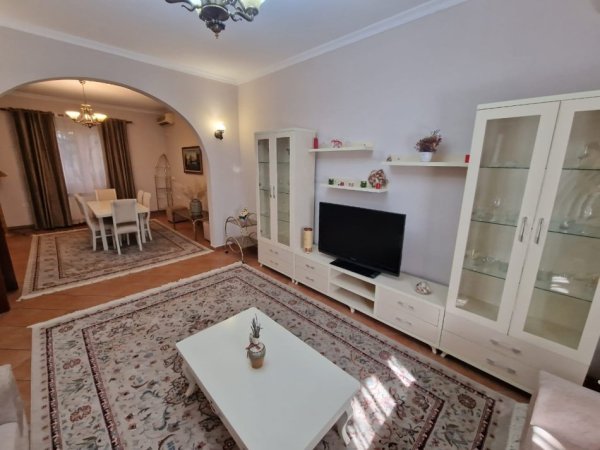 Tirane, jepet me qera Vile 3 Katshe , 540 m² 2.000 € (Komuna e Parisit)