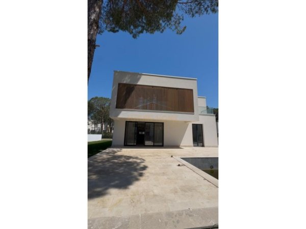 Gjiri Lalezit | Hamallaj, shitet Vile 4+1 , 617 m² 980.000 € (Gjiri i Lalezit)