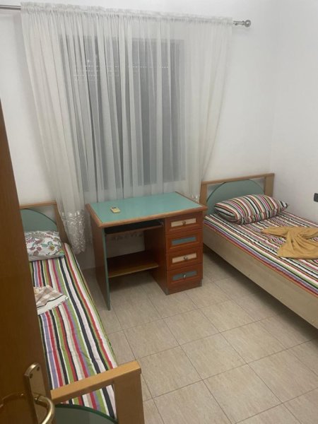 Tirane, jepet me qera apartament 2+1+Ballkon Kati 5, 80 m² 500 € (HARRY FULTZ TRENI)