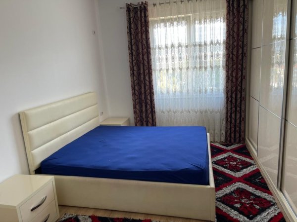 Tirane, jepet me qera apartament 3+1 Kati 2, 143 m² 850 € (:Kinostudio, kompleksi Andi construction.)