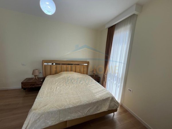 Tirane, jepet me qera apartament 2+1+2 Kati 3, 101 m² 800 € (Rruga Ferit Xhajko)