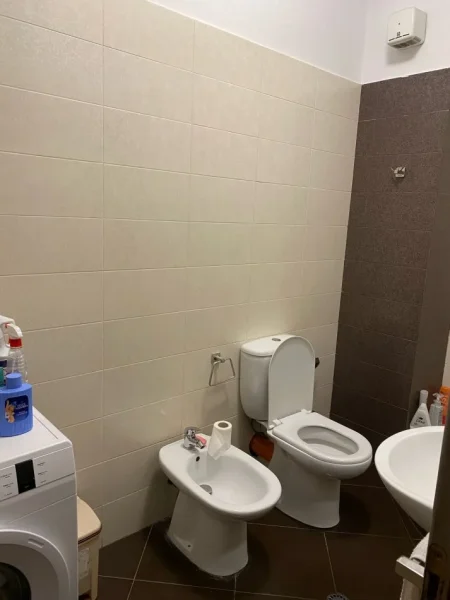 Tirane, shitet apartament 1+1 Kati 2, 77 m² 135.000 € (Zogu i zi)