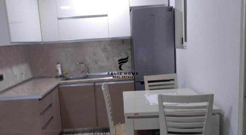 Tirane, jepet me qera apartament 1+1+Ballkon Kati 4, 60 m² 400 € (ISH RESTORANT DURRESI)