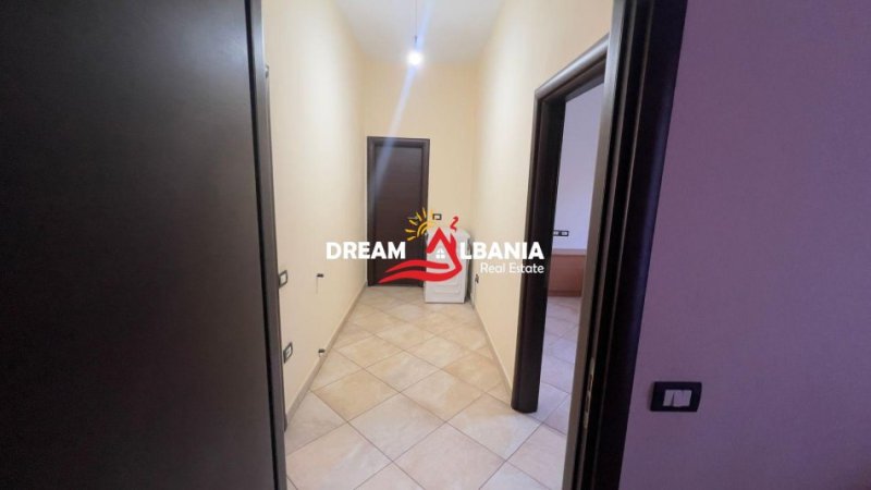 Tirane, jepet me qera apartament 3+1+Ballkon Kati 2, 140 m² 500 € (Tek rruga Sali Nivica – Tregu Elektrik, ID 4251389)