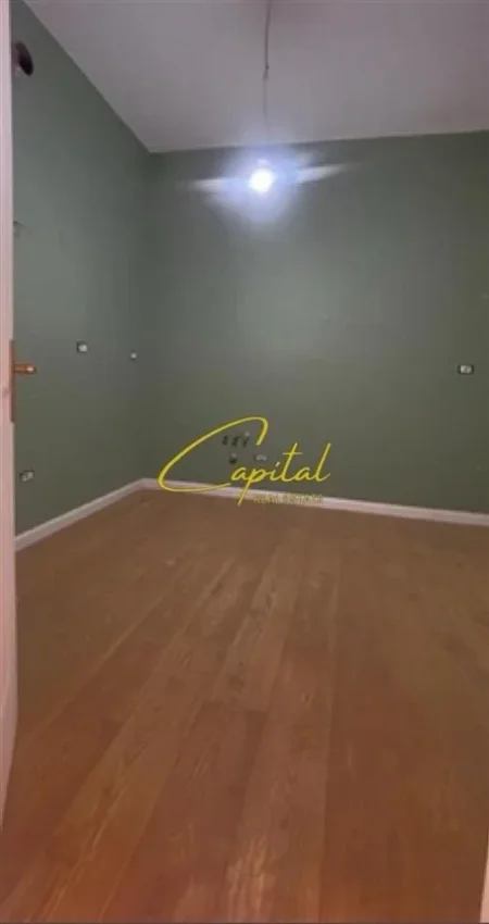 Tirane, jepet me qera zyre Kati 6, 80 m² 800 € (QENDER)