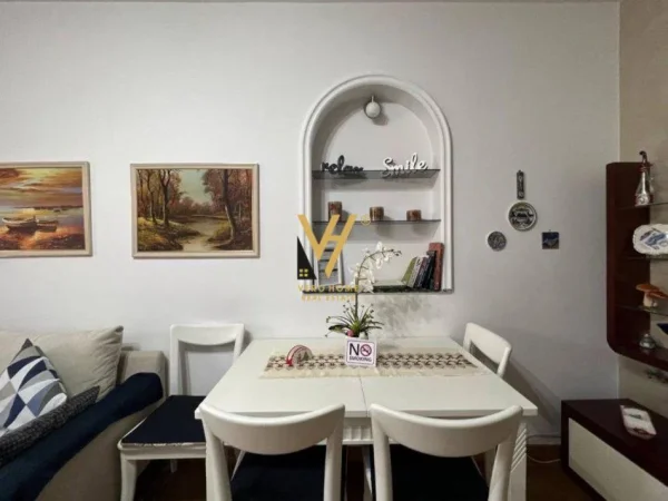 Tirane, shitet apartament 3+1+Ballkon Kati 1, 98 m² 200.000 € (RRUGA E KAVAJES)