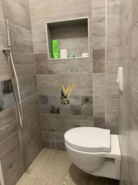 Tirane, shitet apartament 3+1+Ballkon Kati 1, 98 m² 200.000 € (RRUGA E KAVAJES)