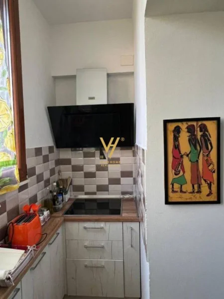 Tirane, shitet apartament 3+1+Ballkon Kati 1, 98 m² 200.000 € (RRUGA E KAVAJES)