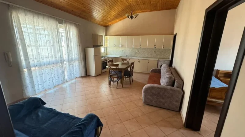 Tirane, jepet me qera apartament+verande | Penthouse 2+1+Ballkon Kati 4, 90 m² 450 € (Ish Tregu Elektrik , Ali Demi)