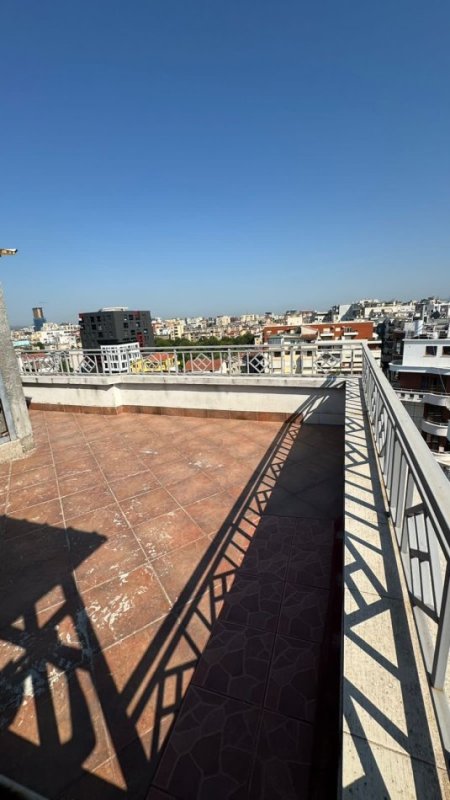 Tirane, jepet me qera apartament+verande | Penthouse 2+1+Ballkon Kati 4, 90 m² 450 € (Ish Tregu Elektrik , Ali Demi)