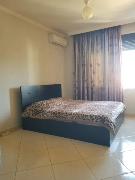 Tirane, jepet me qera apartament 1+1+Aneks+Ballkon Kati 8, 75 m² 400 € (Rruga Teodor Keko)