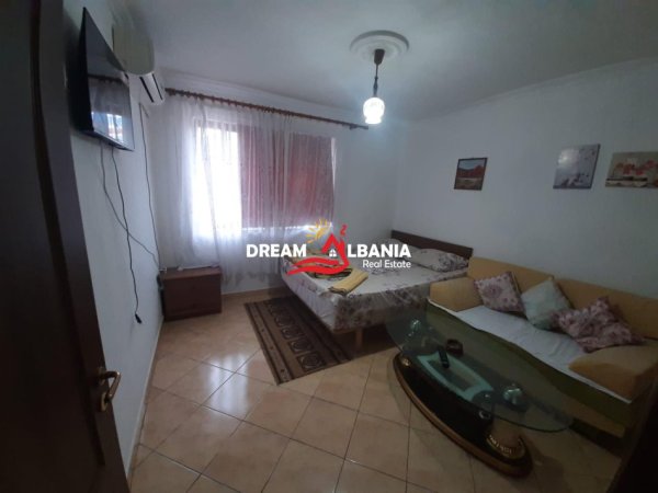 Tirane, jepet me qera apartament 2+1+Ballkon Kati 2, 140 m² 450 € (Tek rruga Sali Nivica – Tregu Elektrik, 4251390)