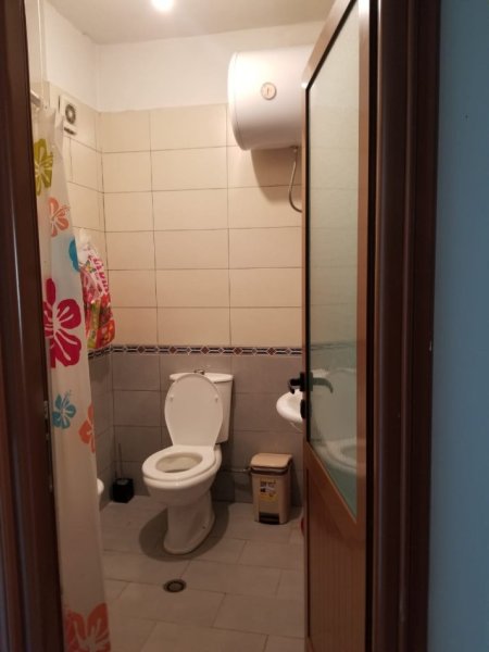 Tirane, jepet me qera apartament 1+1+Aneks+Ballkon Kati 8, 75 m² 400 € (Rruga Teodor Keko)