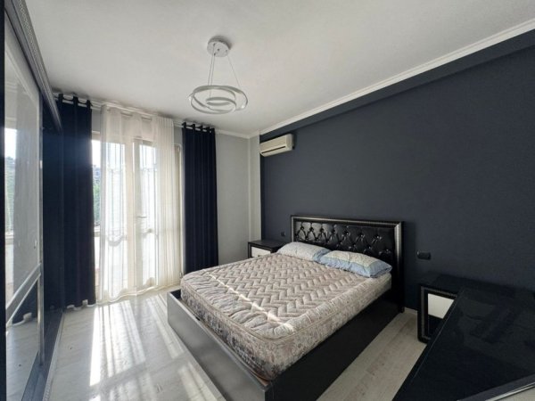 Tirane, jepet me qera apartament 2+1 Kati 1, 150 m² 650 € (Vasil Shanto)