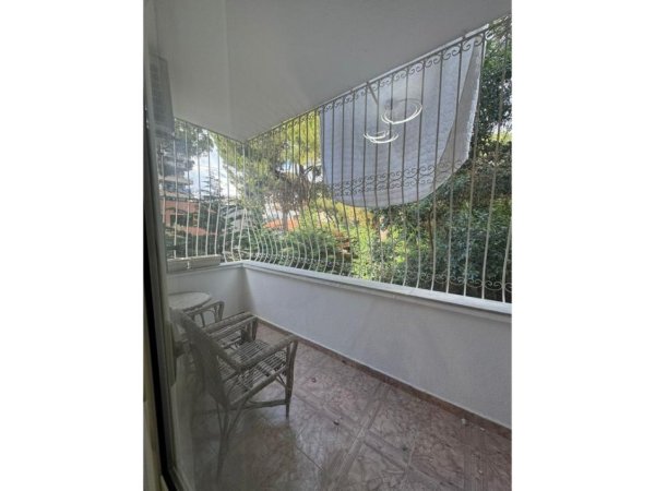 Tirane, jepet me qera apartament 2+1 Kati 1, 150 m² 650 € (Vasil Shanto)