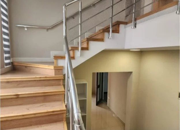 Tirane, jepet me qera Vile Kati 0, 300 m² 1.500 € (Selite)