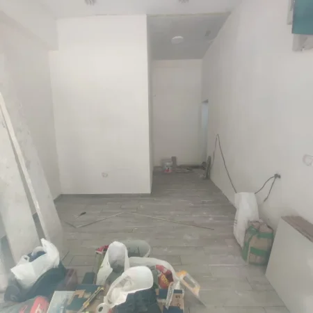 Tirane, jepet me qera dyqan Kati 0, 27 m² 700 € (RRUGA BARDHYL)