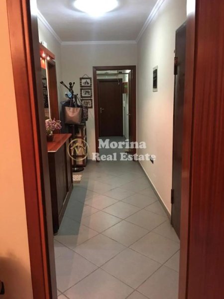 Tirane, jepet me qera apartament 1+1 Kati 3, 90 m² 500 € (Rruga Mine Peza)