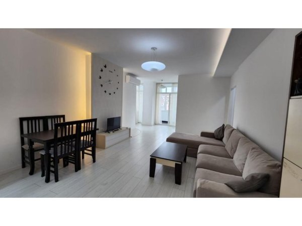 Tirane, jepet me qera apartament 2+1 Kati 5, 90 m² 650 € (Shkollës së Baletit)