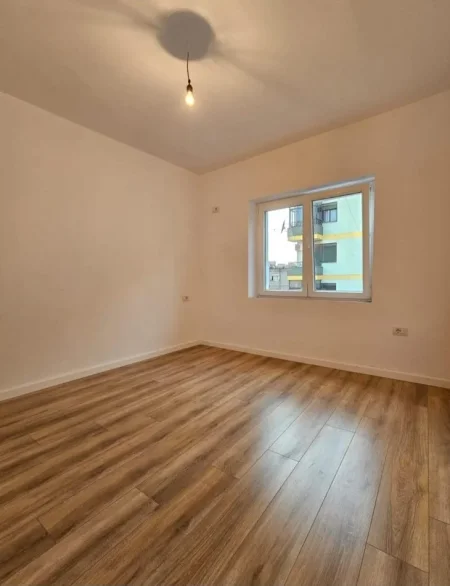 Tirane, shitet apartament 1+1 Kati 5, 44 m² 106.000 € (21 dhjetori)