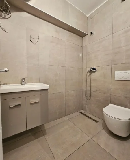 Tirane, shitet apartament 1+1 Kati 5, 44 m² 106.000 € (21 dhjetori)