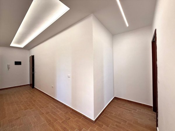 Vlore, shitet apartament 2+1+Ballkon Kati 2, 106 m² 180.000 € (Murat Terbaci)