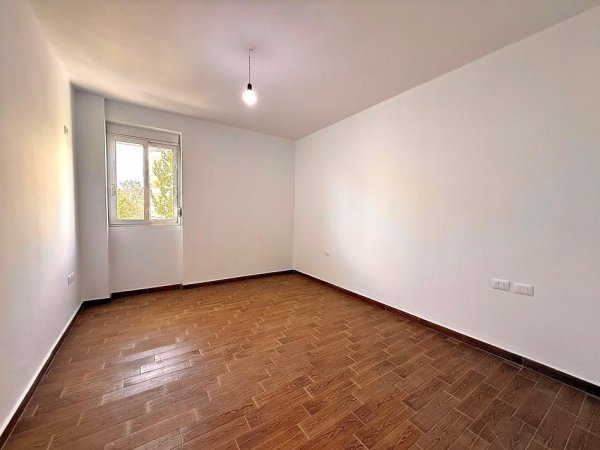 Vlore, shitet apartament 2+1+Ballkon Kati 2, 106 m² 180.000 € (Murat Terbaci)