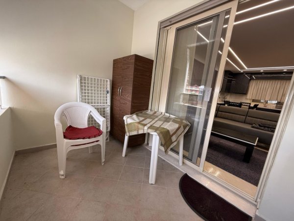 Vlore, jepet me qera apartament 2+1+Aneks+Ballkon Kati 4, 100 m² 750 € (Murat Terbaci)
