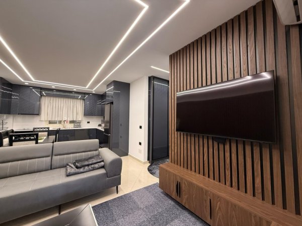 Vlore, jepet me qera apartament 2+1+Aneks+Ballkon Kati 4, 100 m² 750 € (Murat Terbaci)