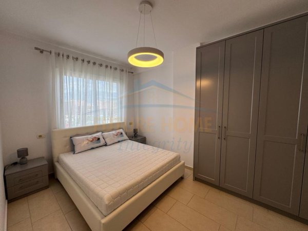 Tirane, jepet me qera apartament 3+1+2 Kati 6, 120 m² 600 € (Unaza e Re)