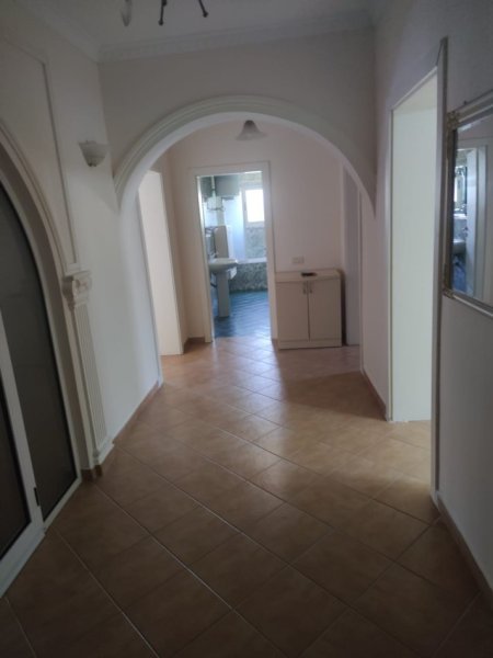 Tirane, jepet me qera apartament 3+1+Ballkon Kati 4, 130 m² 600 € (Stadiumi Dinami)