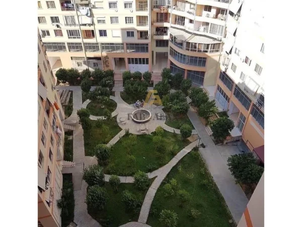 Tirane, shitet apartament 1+1 Kati 7, 73 m² 94.500 € (Fratari, Astir)